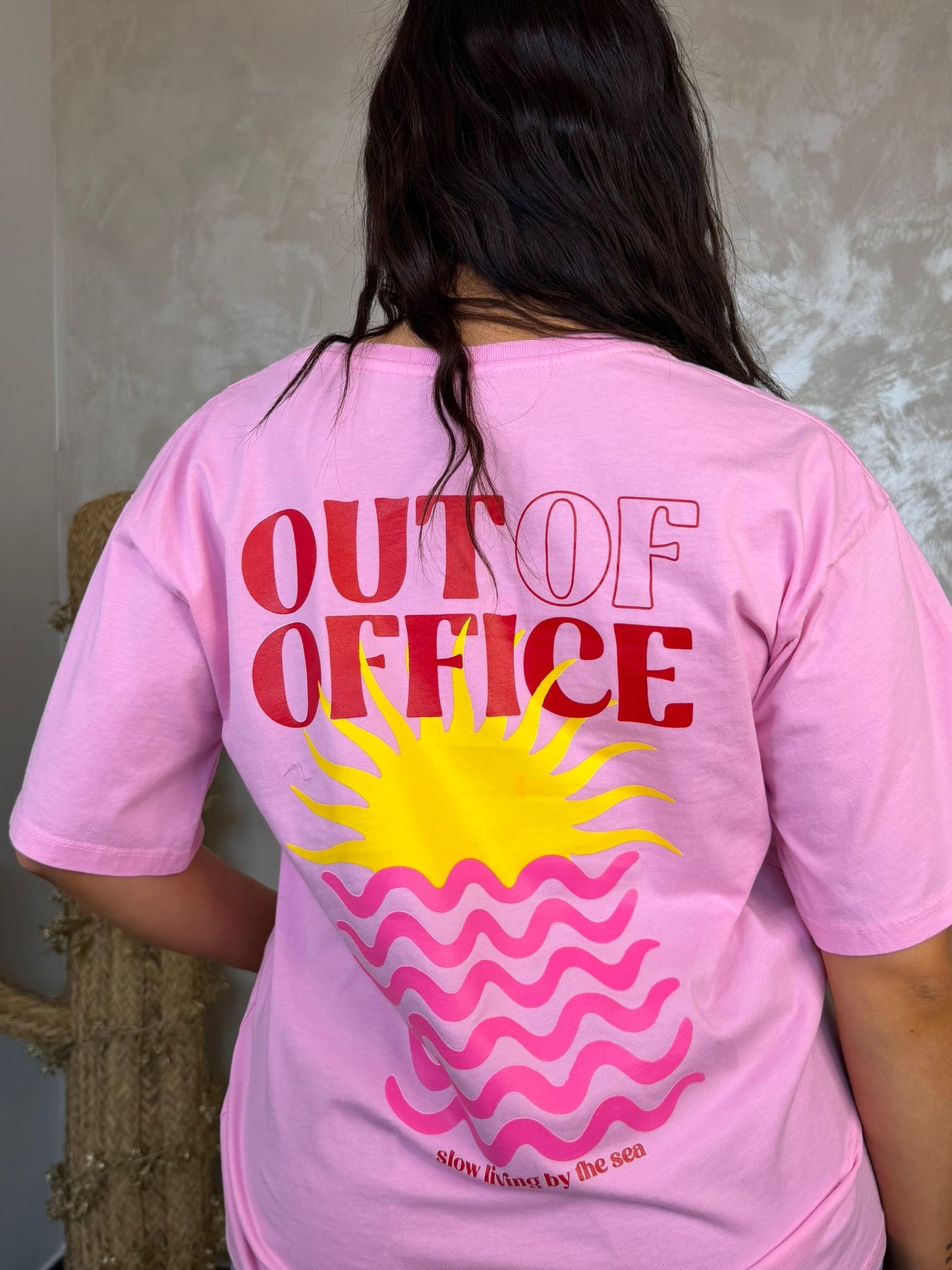 T-SHIRT OUT OF OFFICE