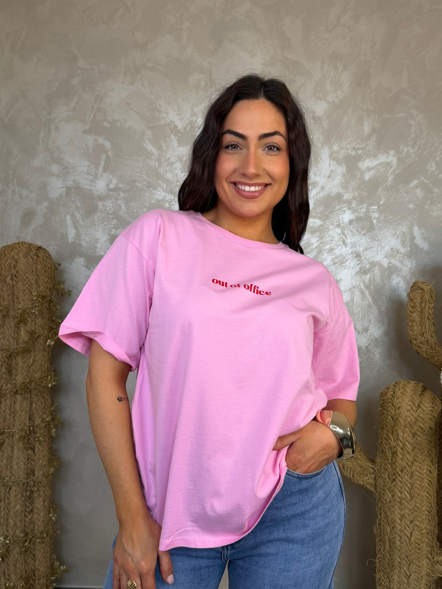 T-SHIRT OUT OF OFFICE