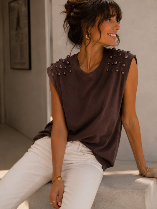 Pull sans manches Eva brun avec perles sur les épaules